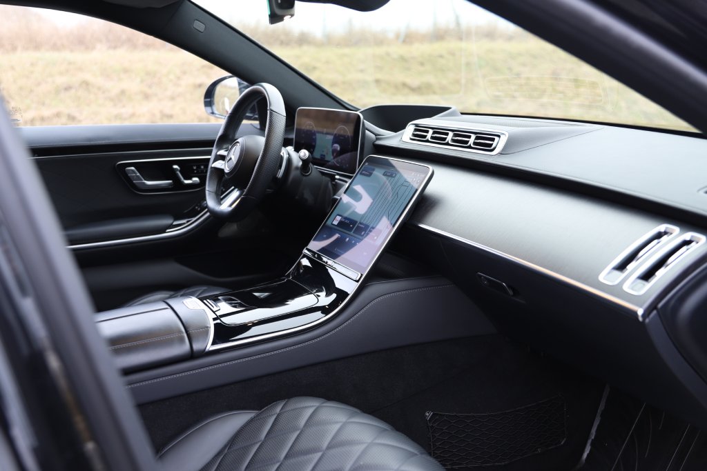 Prenájom Mercedes S400d – luxusný sedan s výkonom, komfortom a modernými technológiami od DreamCars